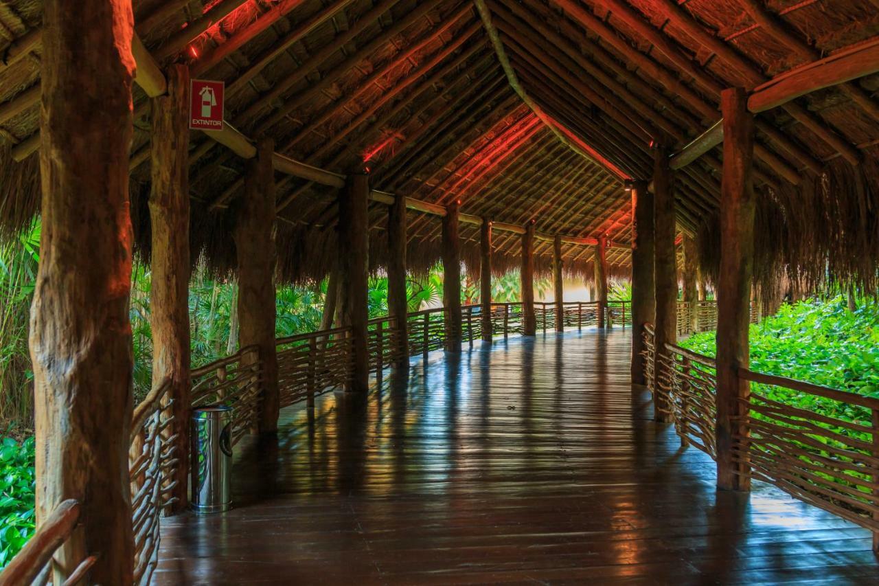 Ambassador At Grand Velas Riviera Maya El Marlyn Azul Exterior photo